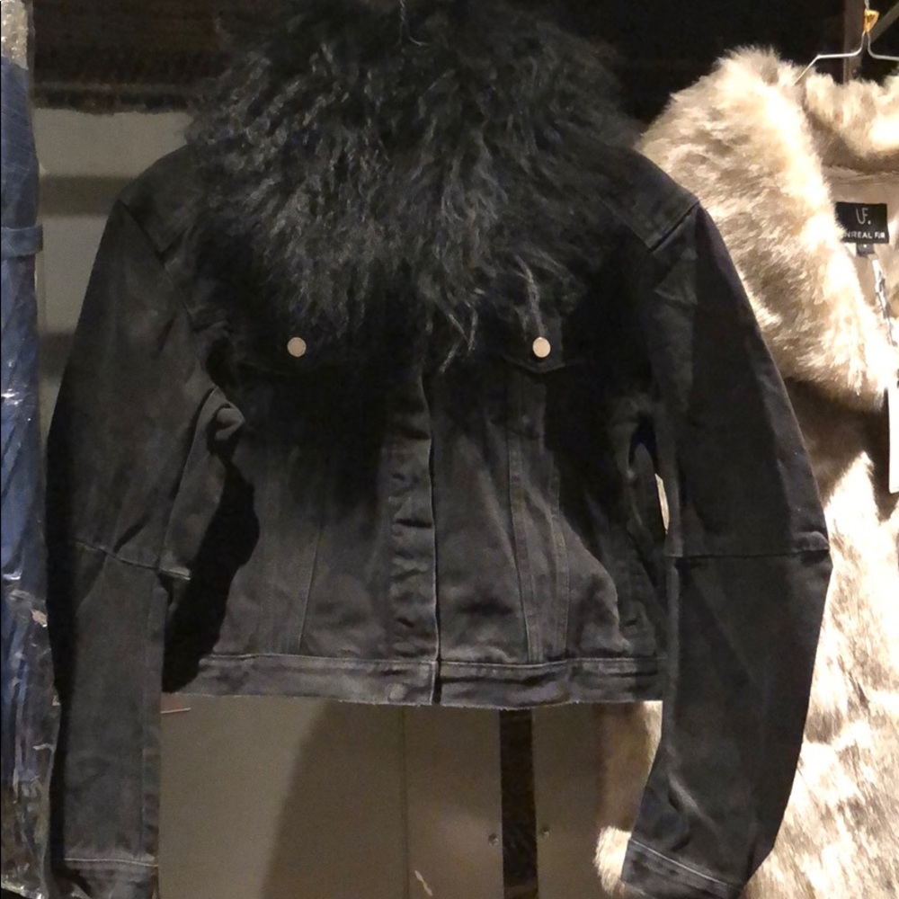 Camilla & Marc - Denim Jacket. Fur collar